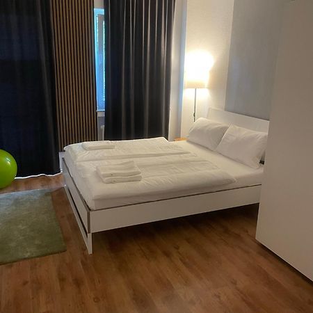 Koeln Wohnung 4 Min Naehe Von Hbf Und Dom Mit Garten ,Balkon & Office Luaran gambar
