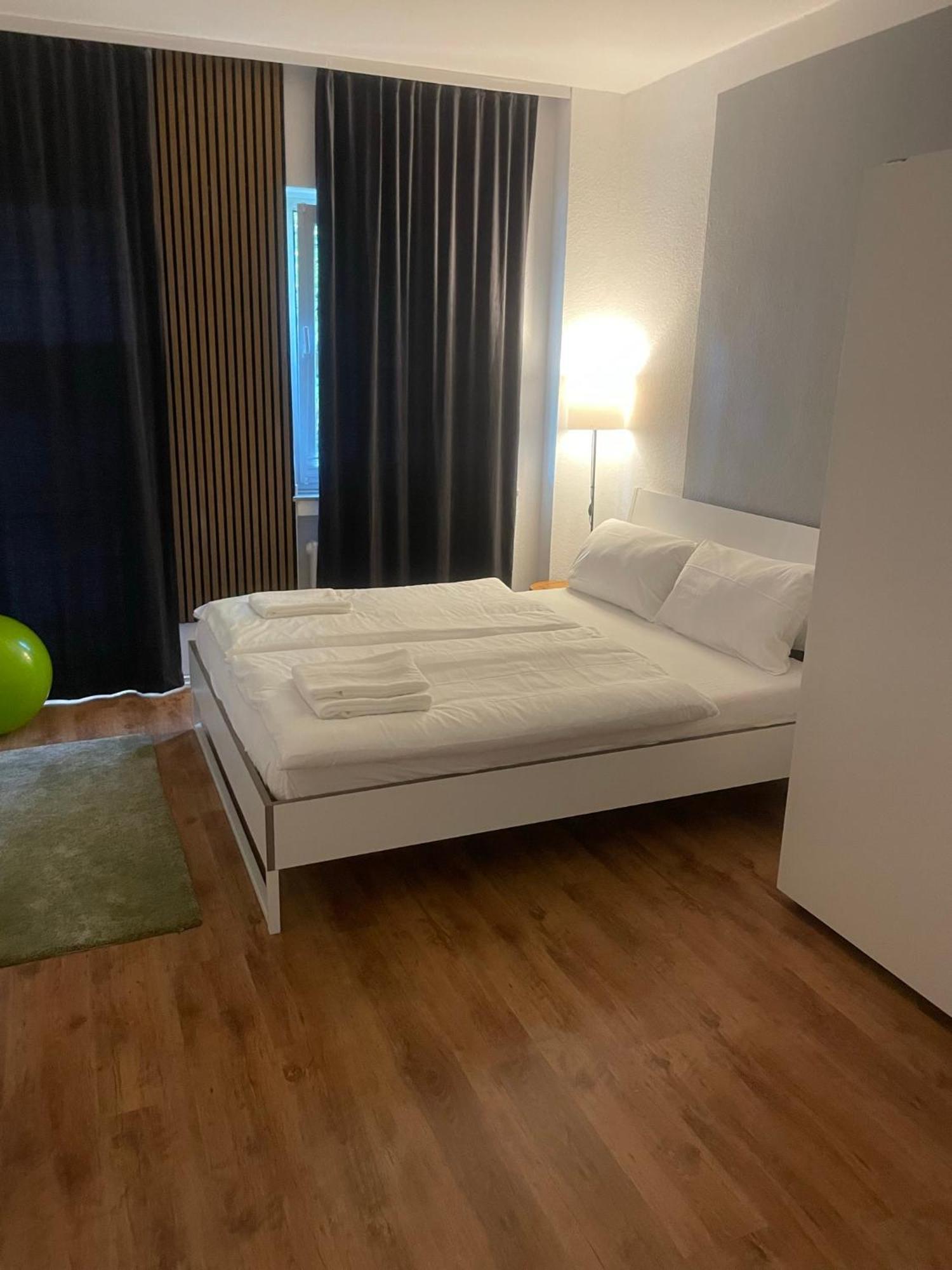 Koeln Wohnung 4 Min Naehe Von Hbf Und Dom Mit Garten ,Balkon & Office Luaran gambar