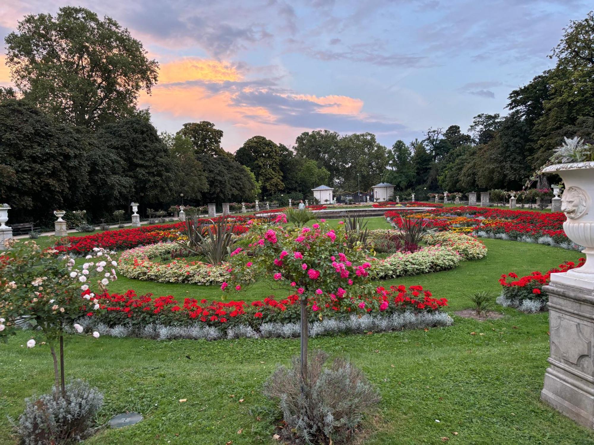 Koeln Wohnung 4 Min Naehe Von Hbf Und Dom Mit Garten ,Balkon & Office Luaran gambar